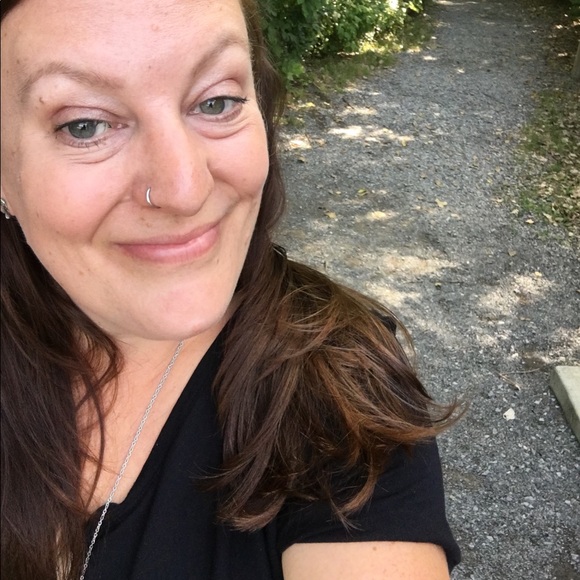 Meet your Posher, Sara - Picture 3 of 4